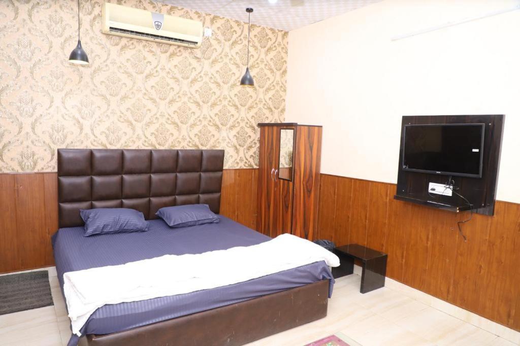 Hotel Aashirvad Faridabad Exterior foto