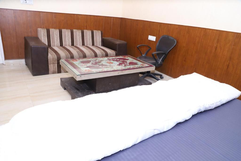 Hotel Aashirvad Faridabad Exterior foto